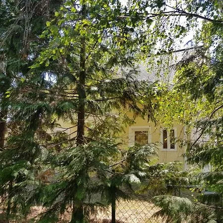 Toparti Vendeghaz - Lipot, Magyarorszag Szenafu Ueduelo-sor 7 Lipót