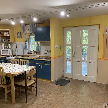 Daire Toparti Vendeghaz - Lipot, Magyarorszag Szenafu Ueduelo-sor 7